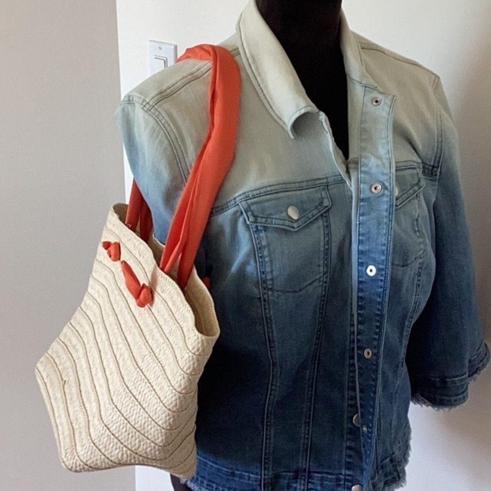 Cream colored straw tote, beach bag with coral fabric straps - Picture 12 of 16